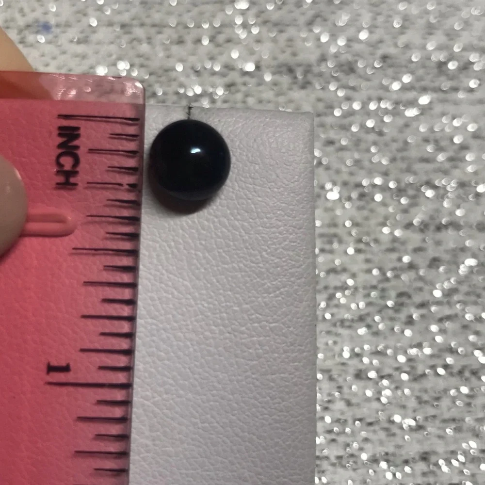 🌟 Black Freshwater Pearl Stud Earrings